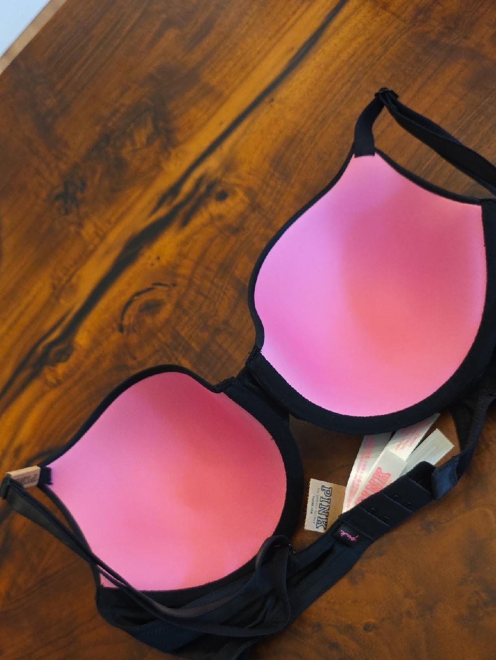 PINK🩷 Victoria's Secret🩷 Black & Hot Pink Lightly Padded Underwire Bra🩷